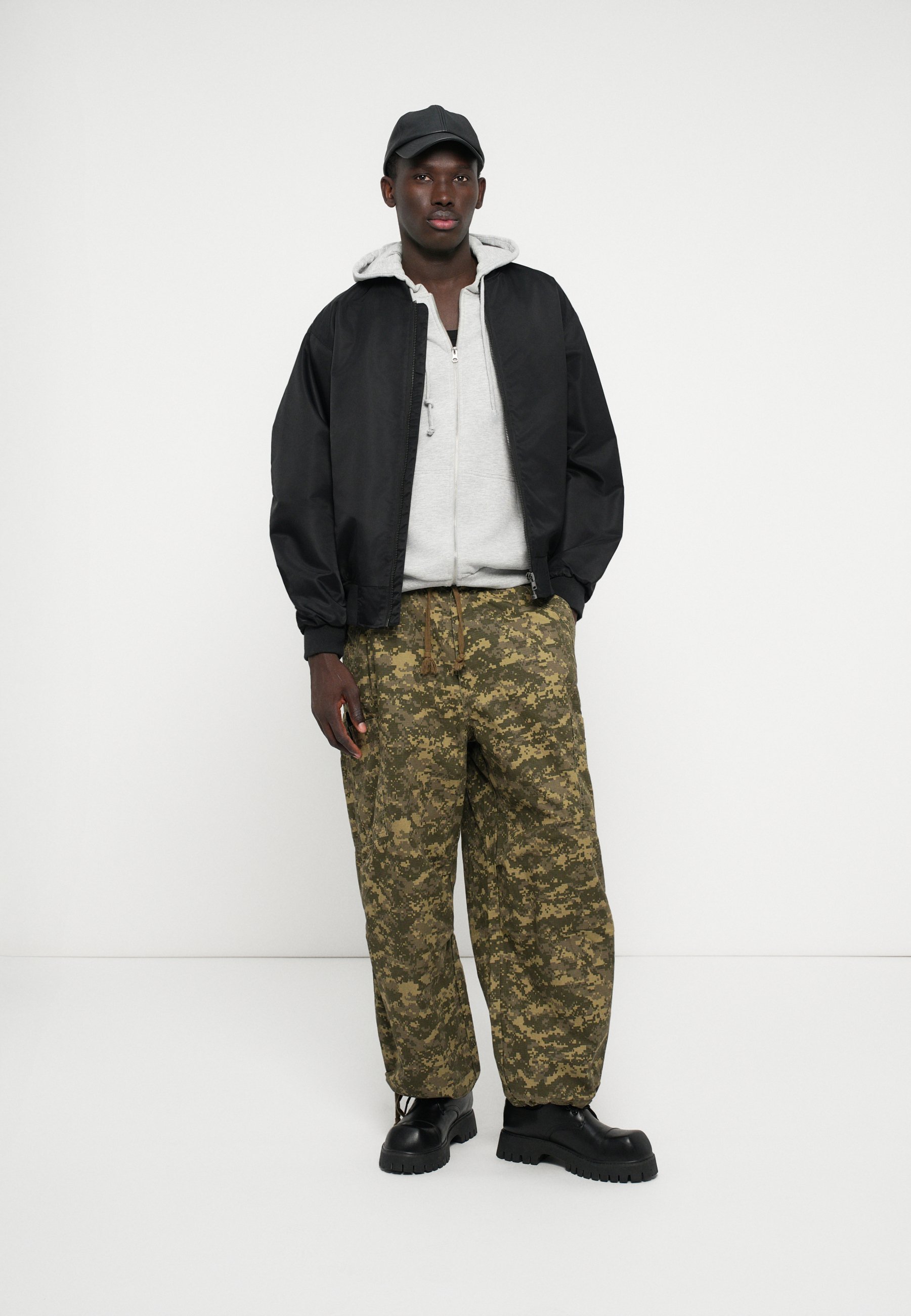 Jaded London DIGITAL PARACHUTE PANTS - Cargo trousers - green