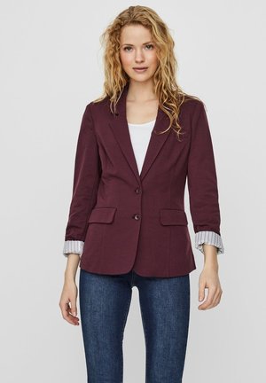 Blazer - winetasting