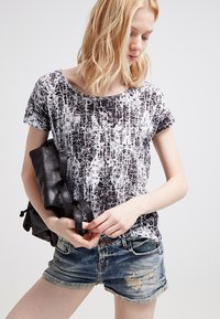 LTB JUDIE - Shorts vaqueros - elsa wash