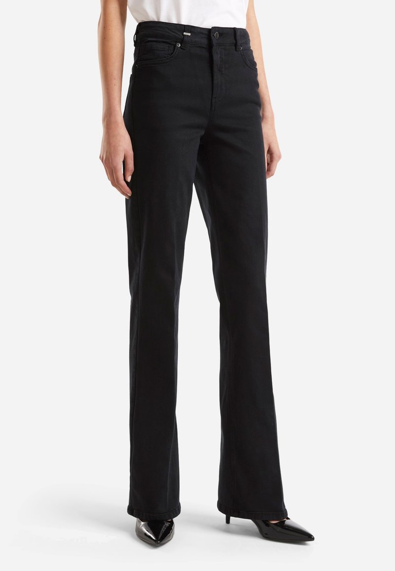 Jeans Uomo United Colors Of Benetton - Denim Robusto, TASche Fatigue, Cuciture A Contrasto