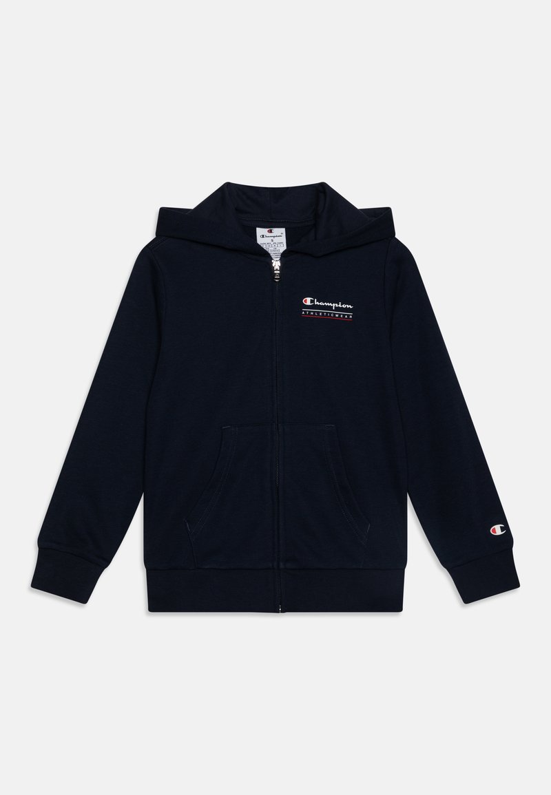 Felpa con zip di colore blu navy realizzata in tessuto morbido, con tasca frontale, cappuccio con cordino e dettagli in bianco sul petto e sulla manica.