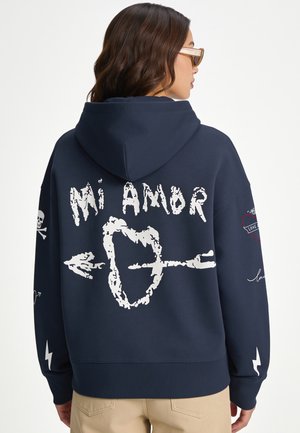 Mira Paris, TATTOO MIAMOR EMBROIDERY OVERSIZED BOXY HOODIE UNISEX - Sweat à capuche - dark blue