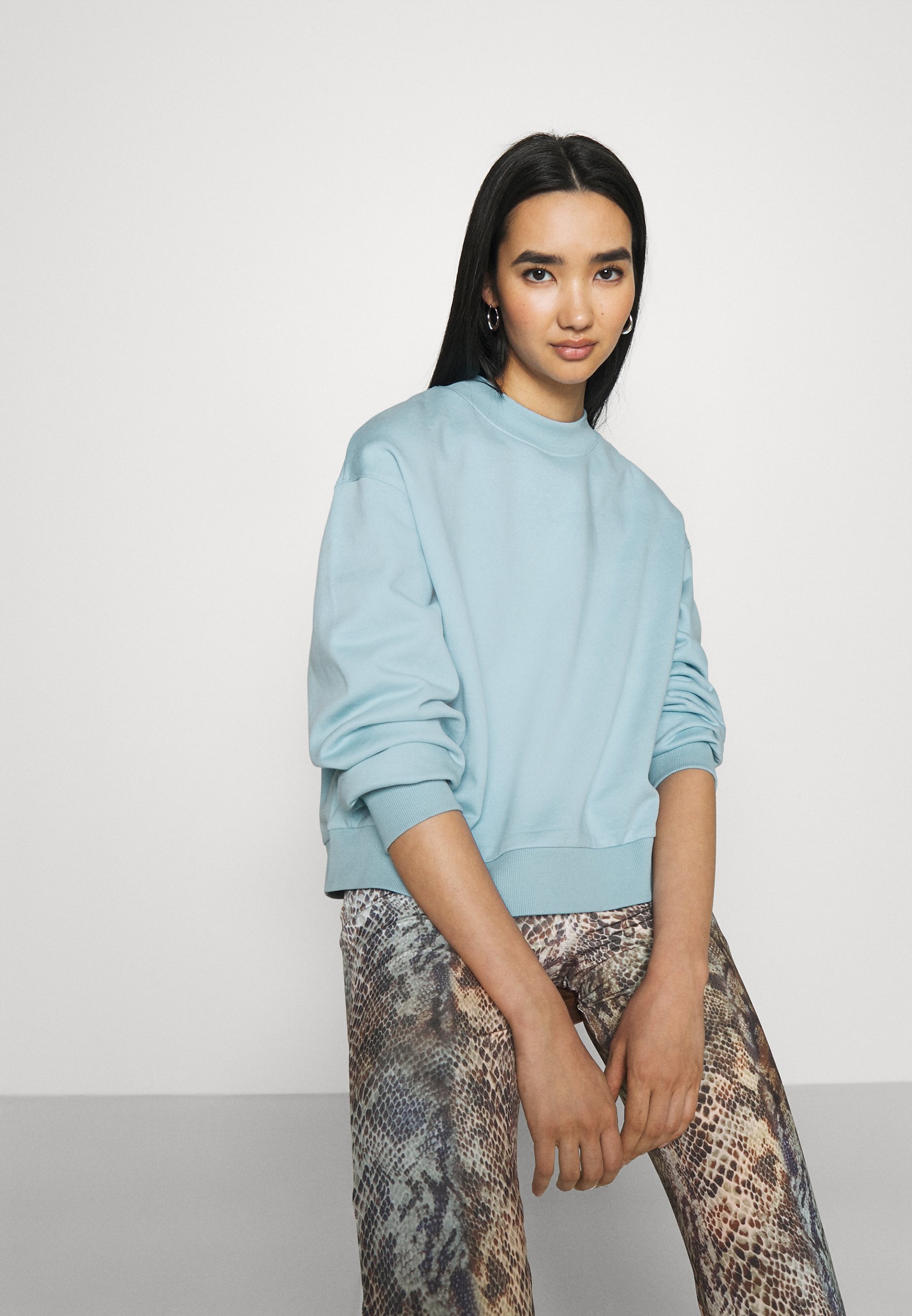 Weekday AMAZE - Sweatshirt - light blue 