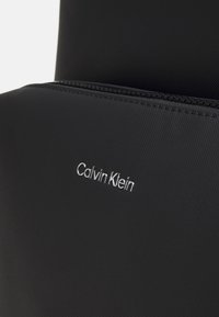 Calvin Klein MUST CAMPUS UNISEX - Zaino - black