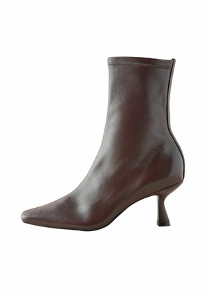 REGULAR FIT - Klasszikus bokacsizmák - chocolate brown leather