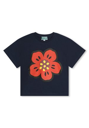 Granatowy krótki top z krótkim rękawem z dużym czerwonym kwiatem na przodzie, z żółto-ciemnofioletowym środkiem.