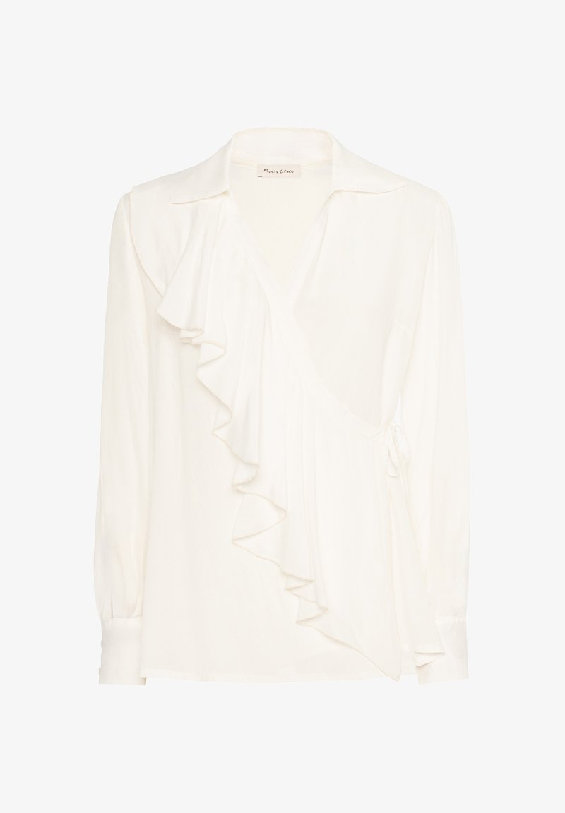 Blusa bianca a maniche lunghe con cintura, dettagli arricciati lungo il davanti, colletto e maniche con polsini.