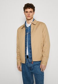 GANT WINDCHEATER - Sommerjakke - dark khaki