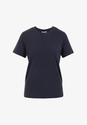 Temno modra kratka majica z okroglim izrezom, izdelana iz bombaža. Gladka tekstura, brez vidnih vzorcev ali dodatkov. Preprost in klasičen kroj.
