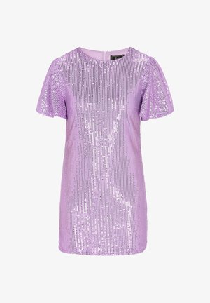 Fénylő lila, rövid ujjú ruha, amelyet flitterek borítanak, kerek nyakkivágással és diszkrét puffos ujjakkal. Cipzáras záródás a hátsó részen.