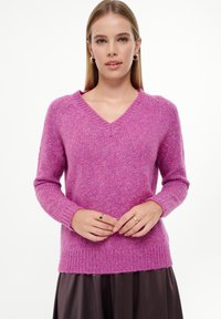 Unselected, pink