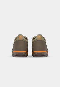 adidas Originals SL 72 RS UNISEX - Tossud - orbit green/cargo brown/bright orange