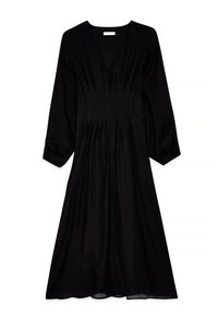 Juodas ilgos rankovės suknelė su V-formos iškirpte, pasižyminti klosčių dizainu ir laisva siluetu. Pagaminta iš lengvos medžiagos.