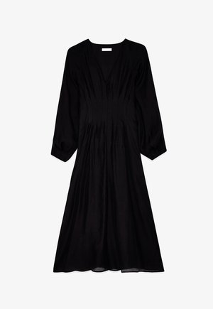 Melna garām piedurknēm kleita ar V veida izgriezumu, ar krokotu dizainu un plūstošu siluetu. Izgatavota no viegla materiāla.