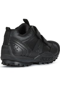 Geox JR SAVAGE - Baskets basses - black