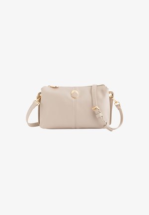 Beige Leder Umhängetasche mit einem Reißverschluss, goldenen Hardware-Elementen und verstellbarem Riemen. Glatte Textur mit minimalistischer Gestaltung und einem einzigen Akzentdetail.