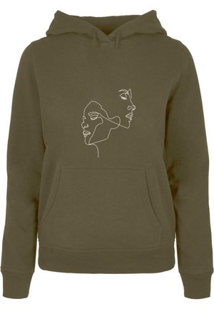 Oliemgroene hoodie met voorzak en witte lijntekening van twee overlappende vrouwelijke gezichten op de borst.