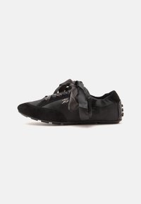 Επιλέχθηκε, black
