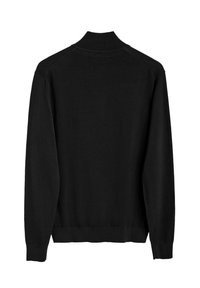 Svart långärmad tröja i ett mjukt tyg. Har en hög krage, ribbade ärmslut och en avslutad nederkant. Minimalistisk design.