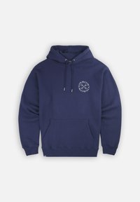Hoodie bleu marine en coton, avec une capuche à cordon, une poche kangourou à l'avant, et un logo circulaire sur la poitrine. Texture douce.