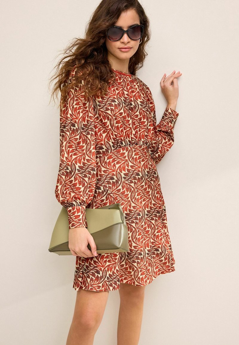 Next REGULAR FIT - Kasdienė suknelė - red floral