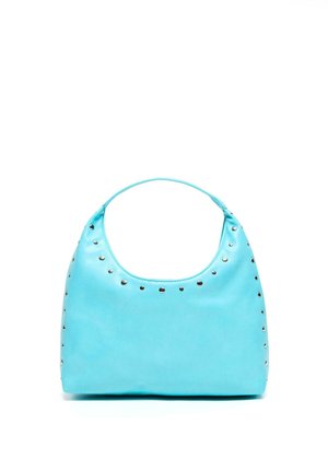 Geantă de mână din piele albastru deschis, cu ținte argintii de-a lungul marginilor și un singur mâner superior, expusă pe un fundal alb.