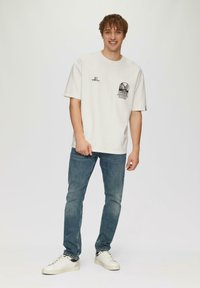 QS LOOSE FIT  - T-shirt print - creme