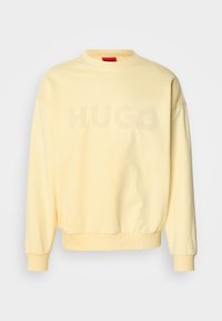 Unselected, light yellow