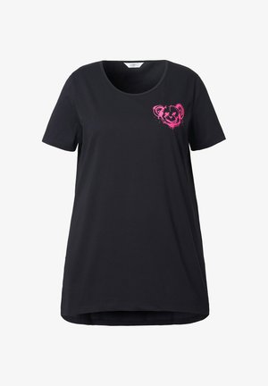 Schwarzes Baumwoll-T-Shirt mit rundem Halsausschnitt und kurzen Ärmeln. Mit einem rosa Bär-Graphic im linken Brustbereich. Lässige Passform, hüftlang.