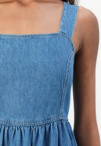 Marc O'Polo DENIM MAXI LENGTH APRON NECK - Denim dress - aqua