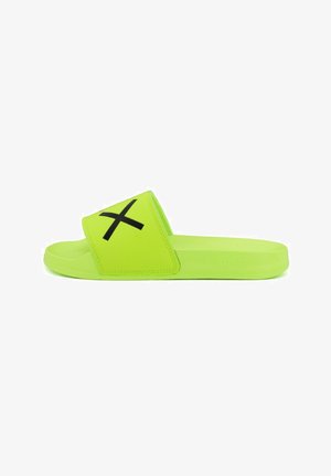 Ciabatta verde con logo "X" nero. Realizzata in materiale liscio e resistente. Caratterizzata da una fascia ampia e una suola piatta per un look informale.