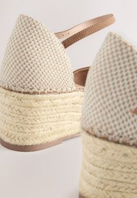 Next STANDARD WIDE FIT - FOREVER COMFORT CLOSED TOE - Plateaupumps - mottled brown
