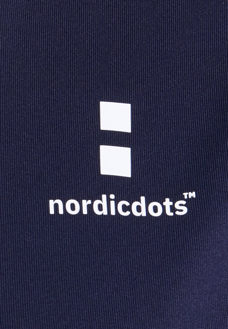 Damen Sportbekleidung | Nordicdots WOMENS TENNIS TEE T-Shirt basic navy/blau - EU67330 Damen Sportbekleidung | Nordicdots WOMENS TENNIS TEE T-Shirt basic navy/blau - EU67330