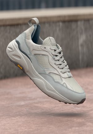 SALAZAR UNISEX - Športni copati - quiet grey quarry