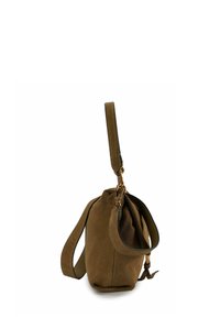 Borsa in suede marrone con forma arrotondata, doppie cinghie e parte superiore arricciata. Presenta dettagli in metallo dorato e una finitura testurizzata.