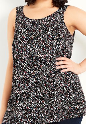 Floral-Tanktop in Schwarz mit kleinen weißen, roten und blauen Blumen. Leichter Stoff, ärmelloses Design, lockere Passform und runder Ausschnitt.