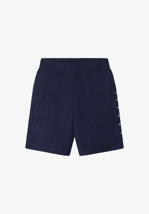 Marineblauwe casual shorts met zijzakken en een gedeeltelijk zichtbare verticale witte logo op het rechterbeen.