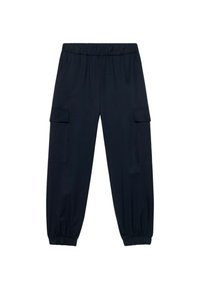 Pantalones cargo azul marino con cintura elástica, puños ajustados en los tobillos y dos bolsillos laterales. Hechos de un material suave y ligero.