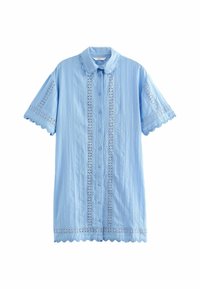 Lichtblauw kortmouwshirt met een golvende kraag, voorzien van verticale strepen en oogjesborduursel langs de voorkant en mouwen.