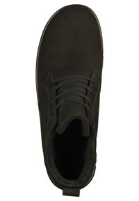 Stivale alla caviglia in suede nero con punta rotonda, lacci frontali, collo imbottito e fodera morbida, dotato di suola in gomma texture per una migliore aderenza.