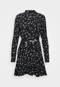 Černé květinové šaty s dlouhými rukávy, knoflíkovým zapínáním, límečkem a páskem v oblasti pasu. Mají rozšířený spodní okraj a malé bílé a modré květy.