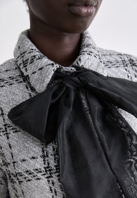 Marc Cain Blazer - grey