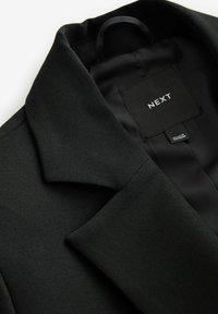 REGULAR FIT - ADJUSTABLE BACK TAILORED - Žakete - black