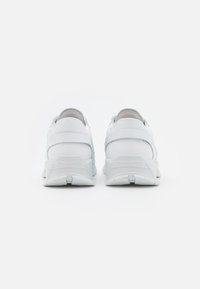 Filling Pieces Baskets basses - white