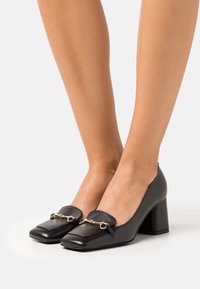 Love Moschino Klasické lodičky - black