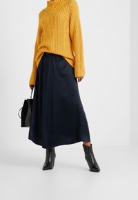 BOSS Stickad tröja - yellow