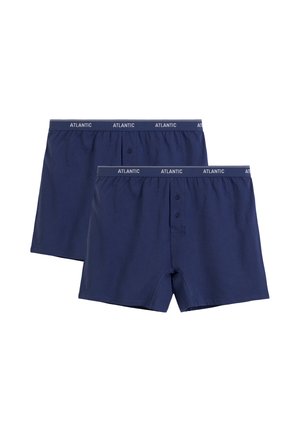 Dwa męskie bokserki w kolorze granatowym z elastycznymi pasami oznaczonymi napisem "ATLANTIC" i zapięciami na guziki z przodu.