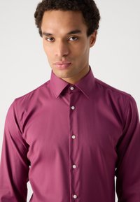 BOSS HANK KENT - Ing - dark pink