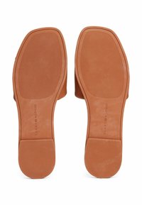 Tommy Hilfiger TH LOGO HARDWARE - Slip-on sandaler - cinnamon bark