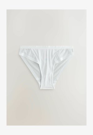 Chiloți albi, cu fața netedă și panouri din dantelă pe părți. Material moale cu o textură delicată. Design clasic cu talie joasă.